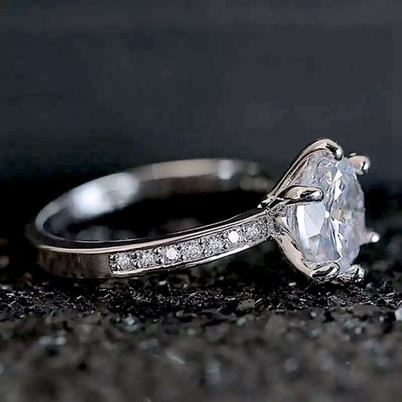 🔵𝟲𝟱%𝗢𝗙𝗙 𝗯𝘂𝗻𝗱𝗹𝗲𝘀 𝟯+🔵 NEW CZ Classic Solitaire Ring - Picture 5 of 11